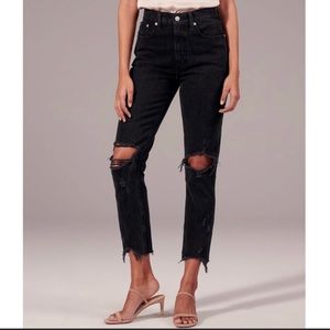 NWT AF High Rise Mom Jeans